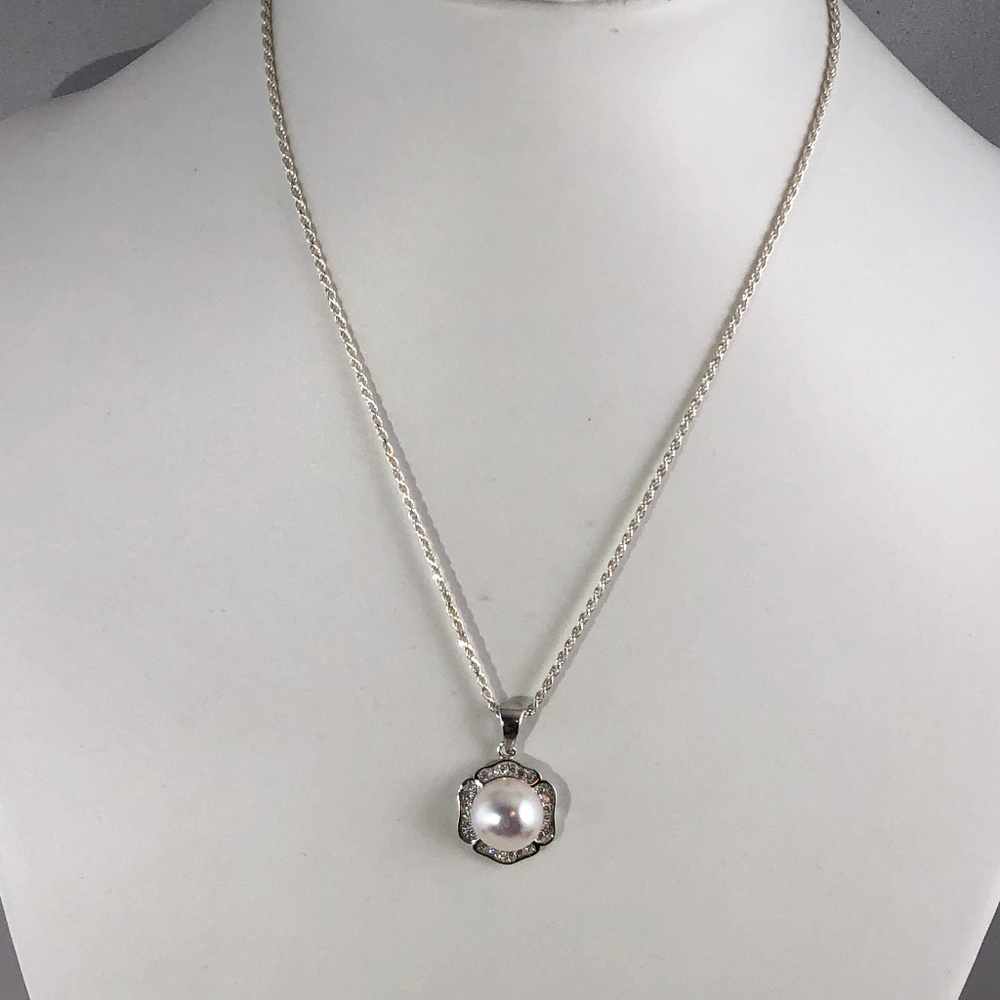 Beautiful 10MM White Pearl CZ 925 Silver Necklace